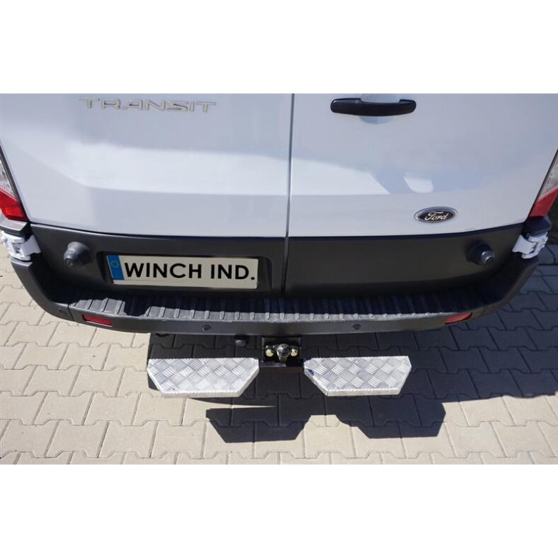 Universal running board mountable to trailer hitch