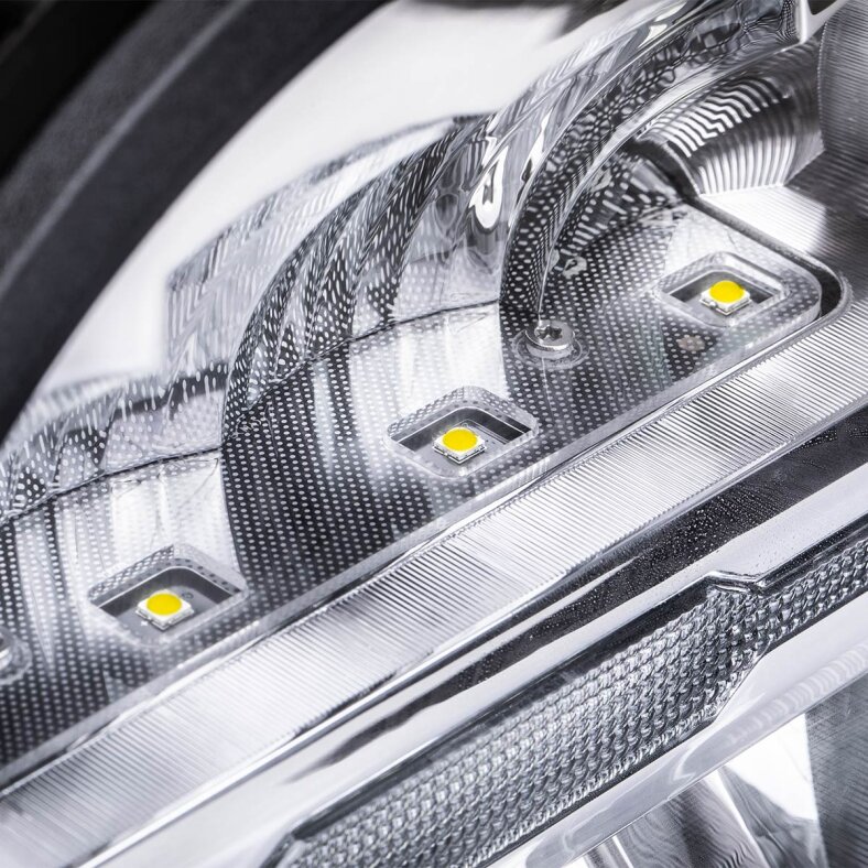 9 LED UltraLux Driving Light RedTyphoon